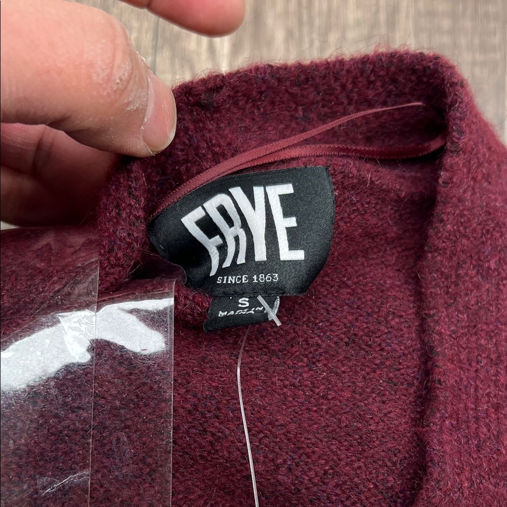 NWT Frye Women's Burgundy and White Patterned cozy cardigan Size S - Picture 4 of 4